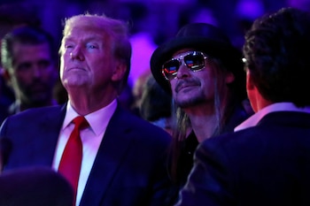 Trump asiste a la pelea