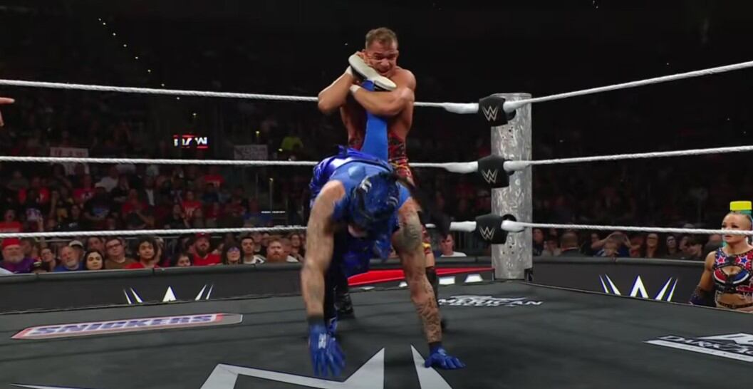 Penta sufrió en ciertos momentos ante Chad Gable. (Captura de pantalla)