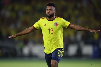 Imagen de archivo del delantero colombiano Miguel Ángel Borja celebrando un gol ante Chile durante un partido de las eliminatorias mundialistas disputado en el Estadio Metropolitano Roberto Meléndez de Barranquilla, Colombia. 9 septiembre 2021. REUTERS/Luisa González