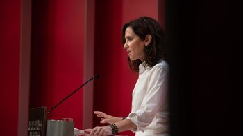 Ayuso tacha de "sectarias" las propuestas de vivienda y pide saber "a partir de qué edad" se puede no pagar al casero