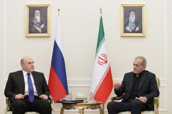 Pezeshkian se reunió con el premier ruso Mikhail Mishustin in Teherán el pasado 30 de septiembre (REUTERS)