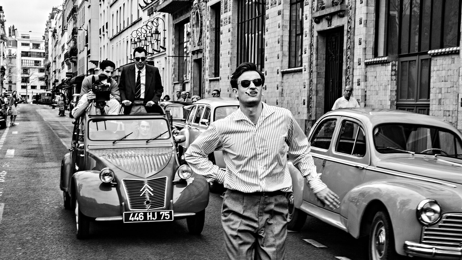 'Nouvelle Vague' emplea rodaje en blanco y negro, locaciones reales y luz natural para recrear el ambiente bohemio de la época