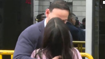 Mark Vito besó a quien