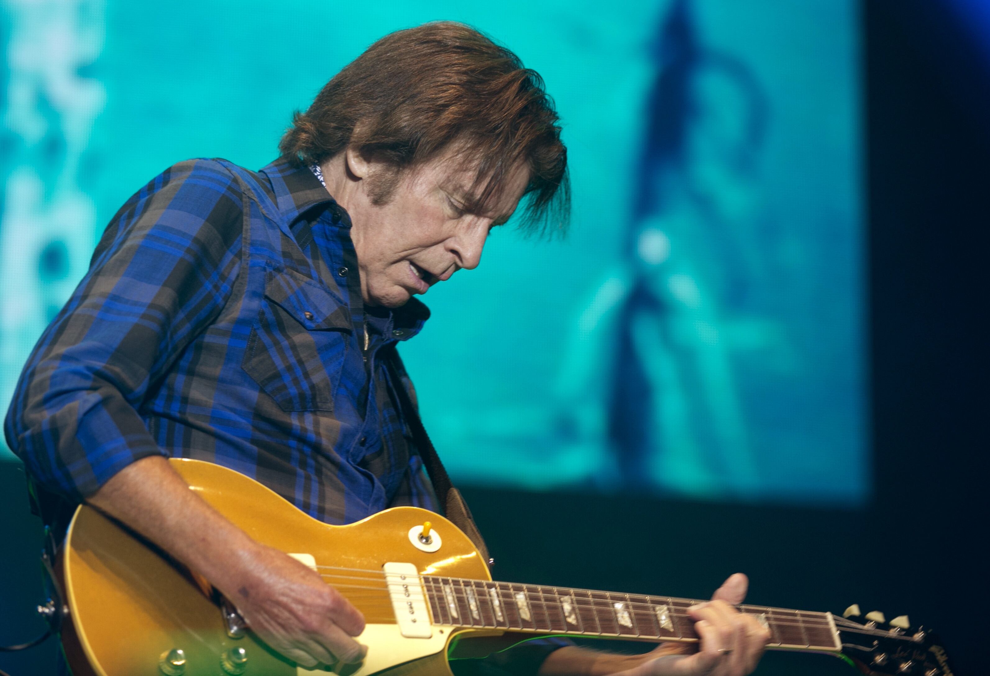 El reencuentro con su guitarra llevó a Fogerty a reconciliarse con su pasado y grabar un álbum familiar (EFE/David Aguilar)