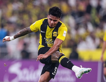 El momento justo del remate de Richard Ríos para su anotación con Al-Ittihad, la primera desde que llegó al club - crédito @ittihadclub.sa/Instagram