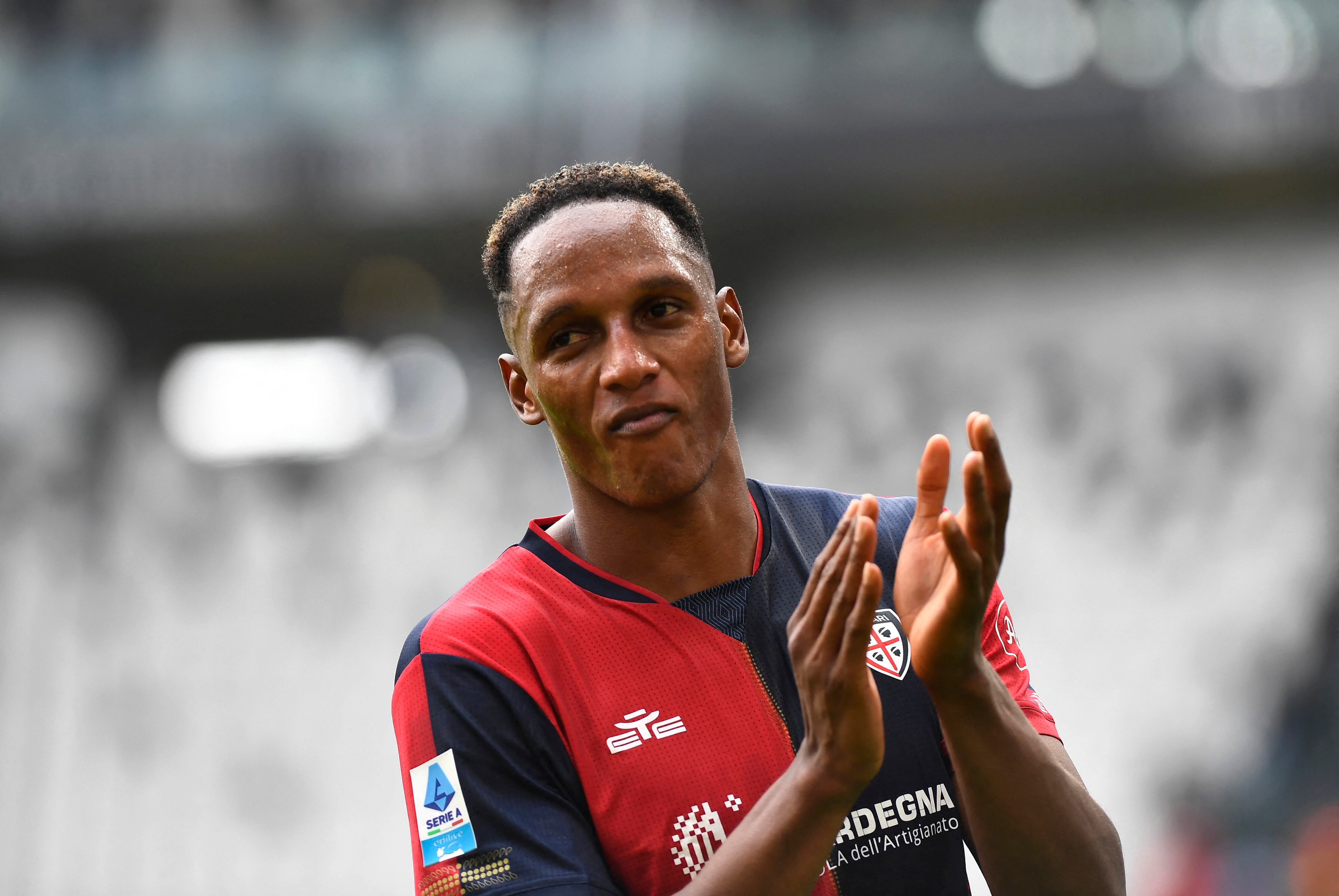 Yerry Mina completó su primer año y medio con el Cagliari, al que llegó después de su mala campaña con la Fiorentina en 2023 - crédito Massimo Pinca/REUTERS