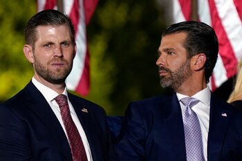 Eric Trump, a la izquierda,