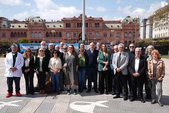 La UBA - clases públicas en Plaza de Mayo
