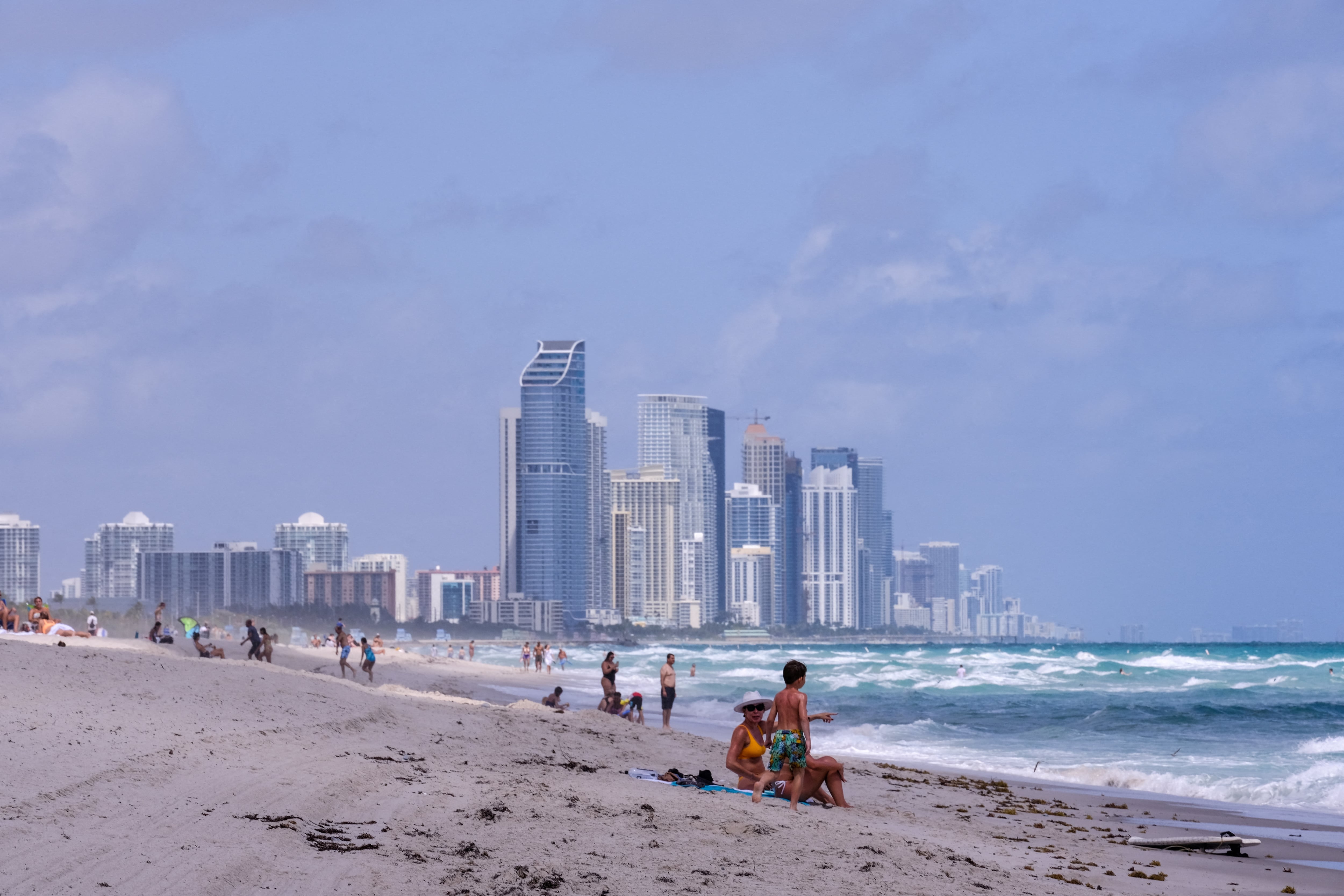 Miami quedó segunda en el ranking de WalletHub por su oferta de actividades, voluntariado, galerías de arte, pesca y transporte público accesible para los adultos mayores (REUTERS/Maria Alejandra Cardona/File Photo)