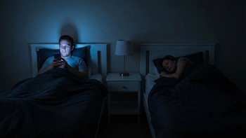 Dormir mal por culpa del smartphone: así impacta el uso excesivo de dispositivos en tu descanso