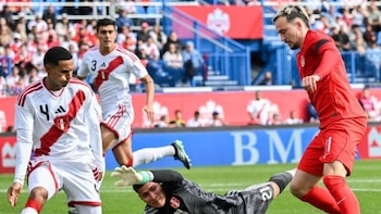 Canadá venció a Perú con un doblete de Jacob Shaffelburg. - Crédito: AFP
