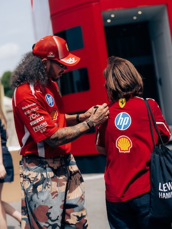 El look de Lewis Hamilton de cara al próximo Gran Premio de la F1