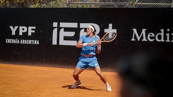 Álvaro Guillén Meza festeja su