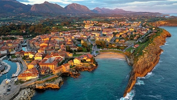 Cinco destinos para rematar el verano joven en el último mes disponible: desde playas en España a rutas europeas con Interrail
