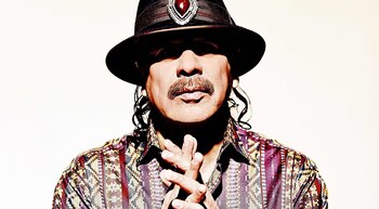 Carlos Santana encuentra la paz en medio de los abusos del pasado