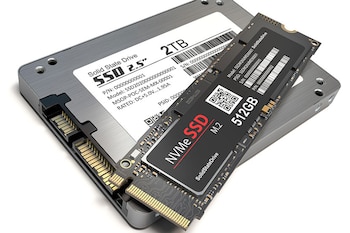El precio CIF promedio de los discos SSD subió de USD 43,92 a USD 94,04, mientras que el de las memorias RAM pasó de USD 37,93 a USD 121,01.