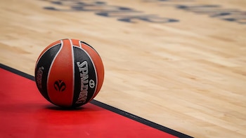 El FC Barcelona extiende 10