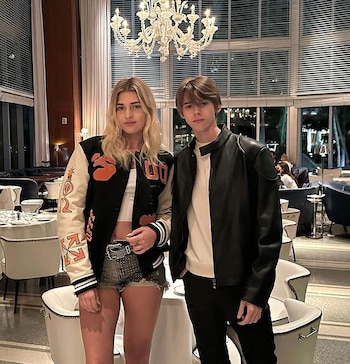 MARTA FORT, A SOLAS / HERMANOS FORT