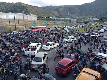 Los transportistas reclamaron supuestos malos tratos de la Dirección General de Transporte y de distintas PMT, además de restricciones en puertos y fronteras.