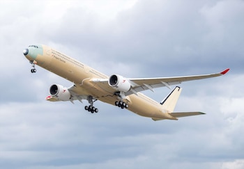 El primer vuelo del Qantas A350-1000ULR (Airbus)