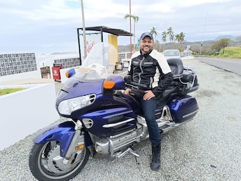 Alan García llegaba en moto