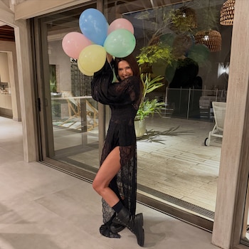 Isabel Macedo su cumpleaños número 51 en familia y con cambios de look