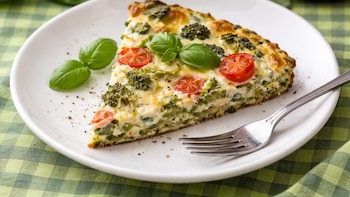 Cómo hacer pizza con base de brócoli y espinacas: una alimentación saludable para sustituir a las masas convencionales