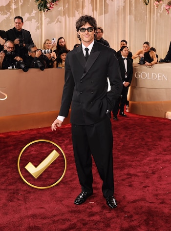 Jacob Elordi combinó corbata y