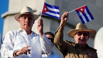 Ex presidentes, líderes y periodistas