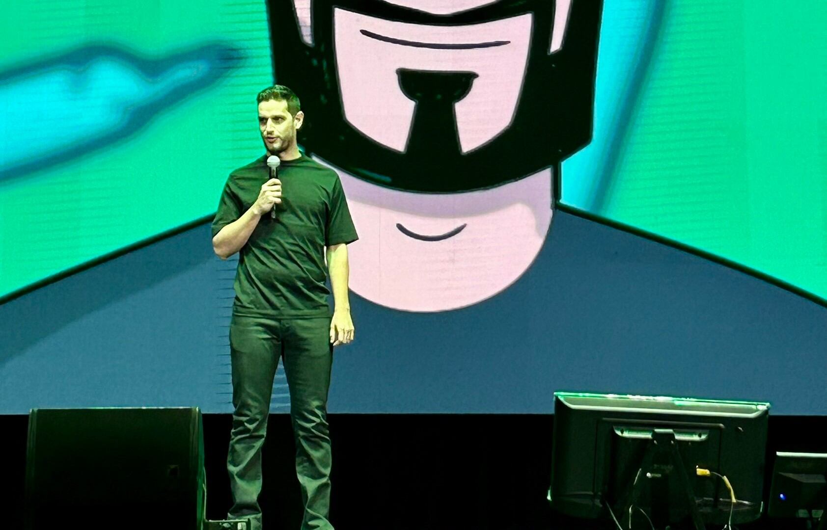 Con su irreverente estilo, el psicólogo despotricó en contra del ídolo madridista. (X/Adrián Marcelo)