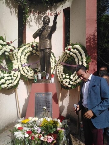 Fanáticos de José José se