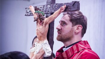 El padre polaco causa sensación