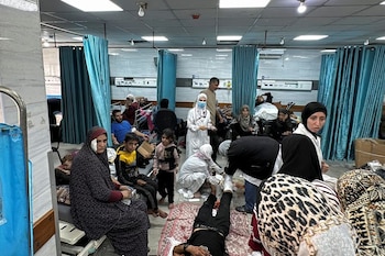 Por la aguda crisis, en