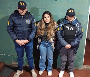 Detuvieron a una mujer acusada de reclutar mercenarios para viajar a Ucrania