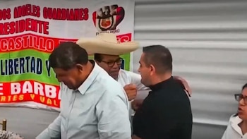 El polémico guía espiritual de Roberto Sánchez: un exsacerdote expulsado por un escándalo sexual y luego absuelto por el PJ