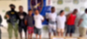 Ocho de los nueve hombres,