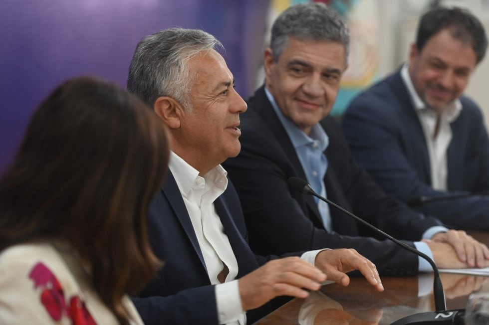 El jefe de Gobierno porteño, Jorge Macri, y el gobernador de Mendoza, Alfredo Cornejo, encabezaron la conferencia de prensa