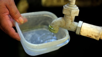 Alertan sobre riesgo de acaparamiento de agua en más de mil municipios de México por anomalías en concesiones