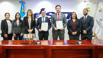 Convenio entre Sat y Migración