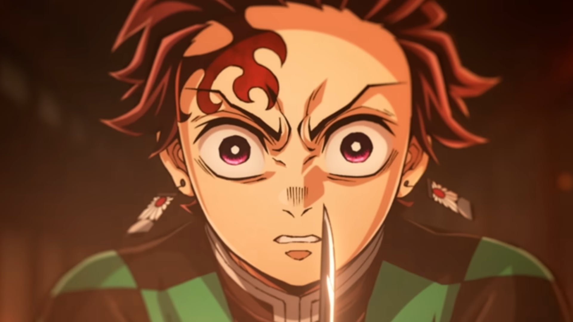 La trama sigue a Tanjiro Kamado, un joven que se convierte en cazador de demonios tras el asesinato de su familia y la transformación de su hermana Nezuko en demonio. (Créditos: YouTube / Sony Pictures Entertainment)