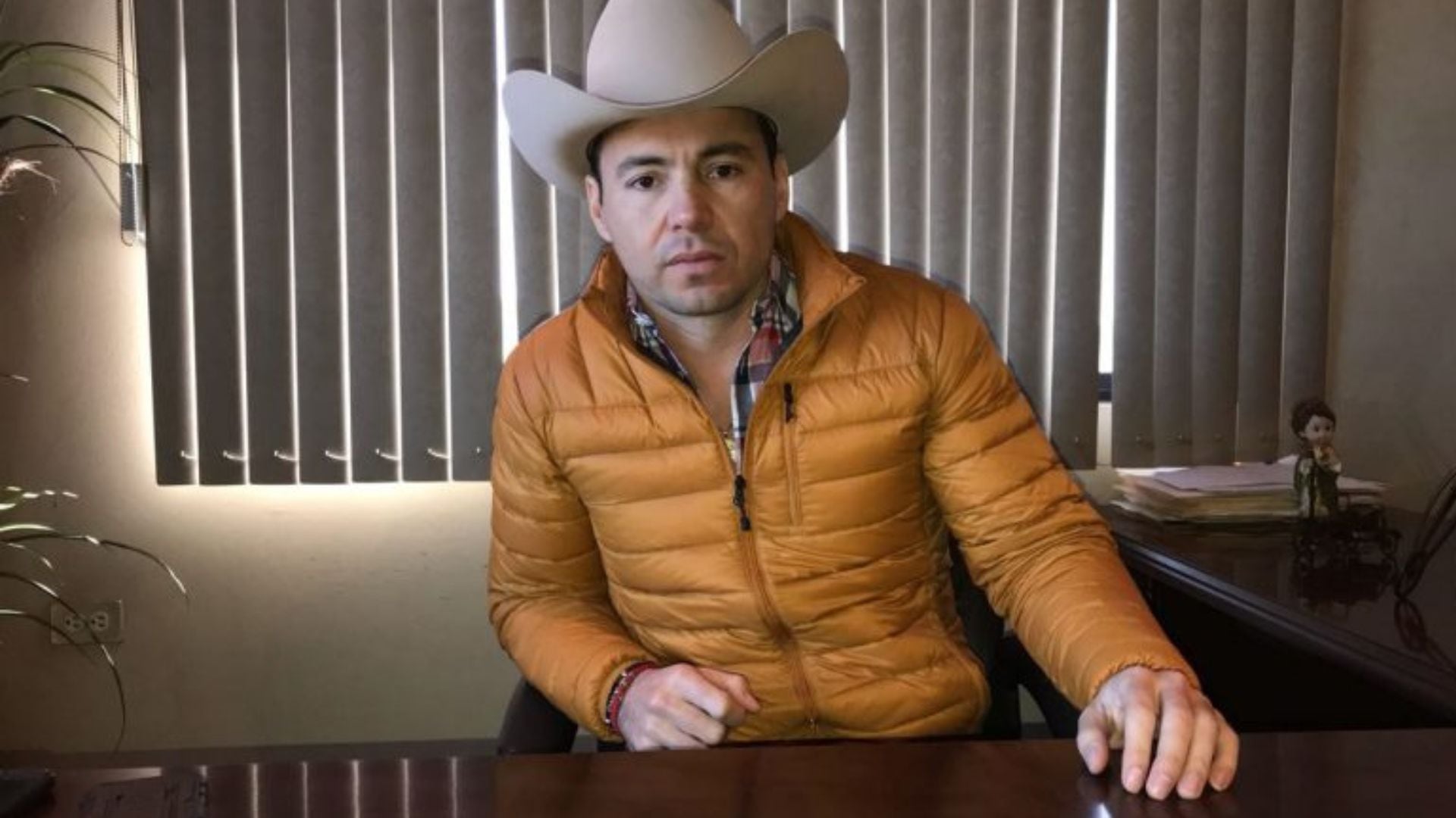 Tony Flores, como también se le conoce, es dueño de la empresa Minerales Don Chilo S.A de C.V.. (Twitter/@ALEPHBIO)