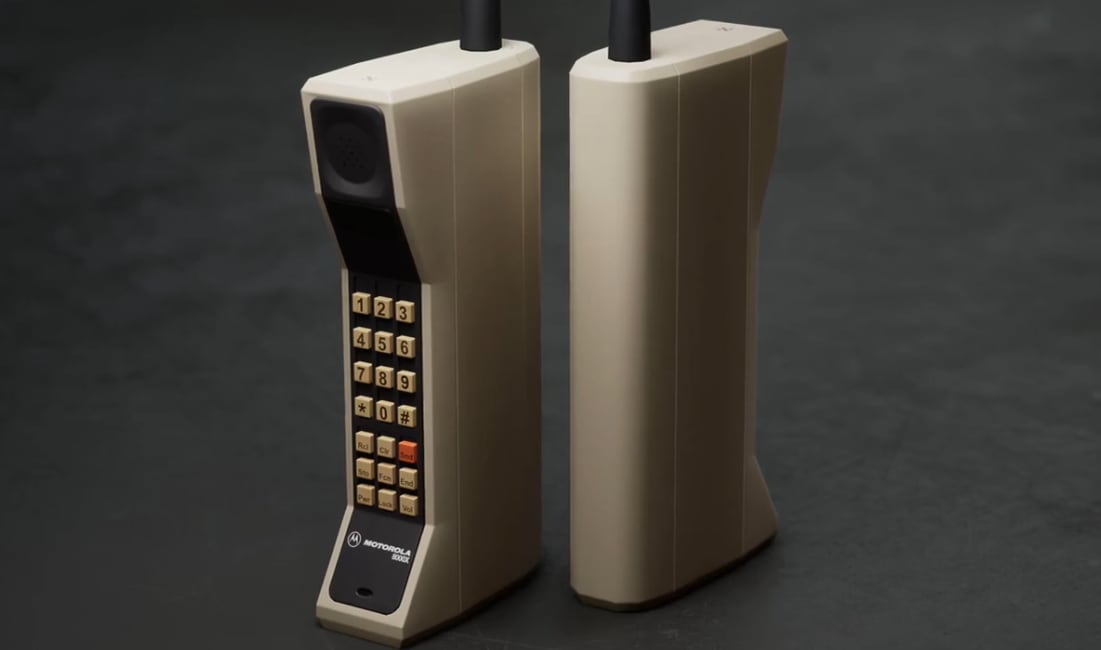 El Motorola DynaTAC 8000X solo podía realizar llamadas de 20 minutos y luego se tenía que cargar por 10 horas. (Motorola)