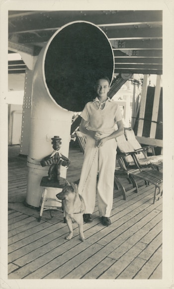 Astor en un viaje en