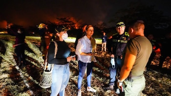 La gobernadora Adriana Matiz ha seguido de cerca los operativos y el trabajo de los bomberos en varias de las zonas más afectada del departamento del Tolima - crédito Adriana Magali Matiz / Facebook