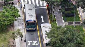 La ampliación del carril bus bidireccional de la avenida Arequipa apunta a mantener la reducción de los tiempos de viaje de los 78.000 usuarios del Corredor Azul - Créditos: ATU.