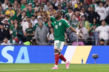 Julián Quiñones de México en el estadio Azteca en la Ciudad de México (México) en foto de archivo de José Méndez. EFE