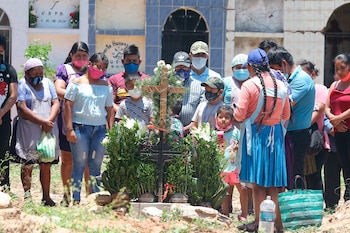 Algunos pueblos realizan rezos durante