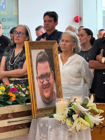 La esposa de Cristian Herrera afirmó que el periodista enfrentaba riesgos por sus denuncias y sostuvo que el crimen destruyó los sueños de su familia - crédito Alcaldía Cúcuta