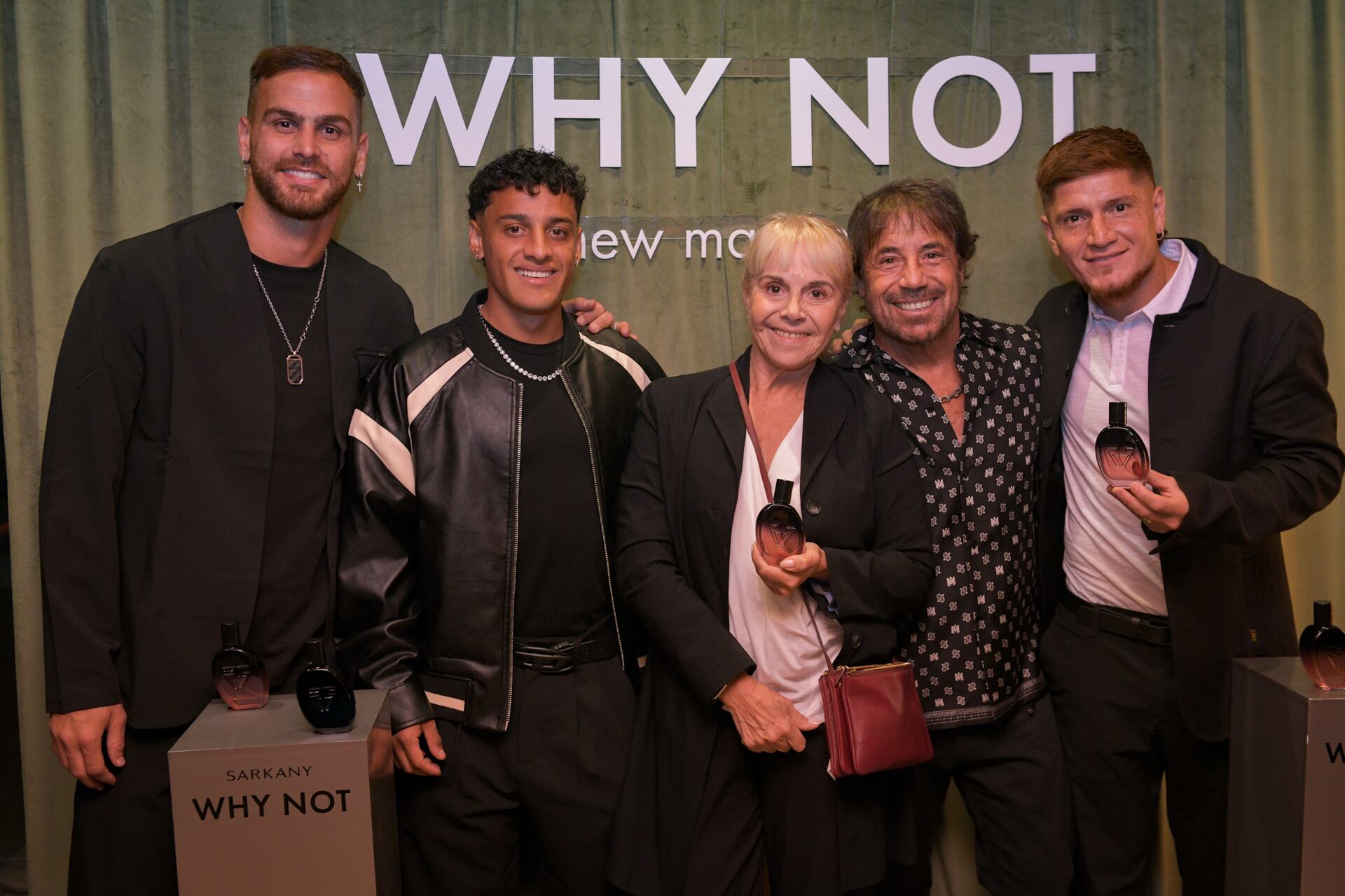 Claudia Villafañe y los futbolistas Leandro González Pírez, Tiago Palacios y Leonardo