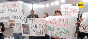 Familiares de policía fallecido en